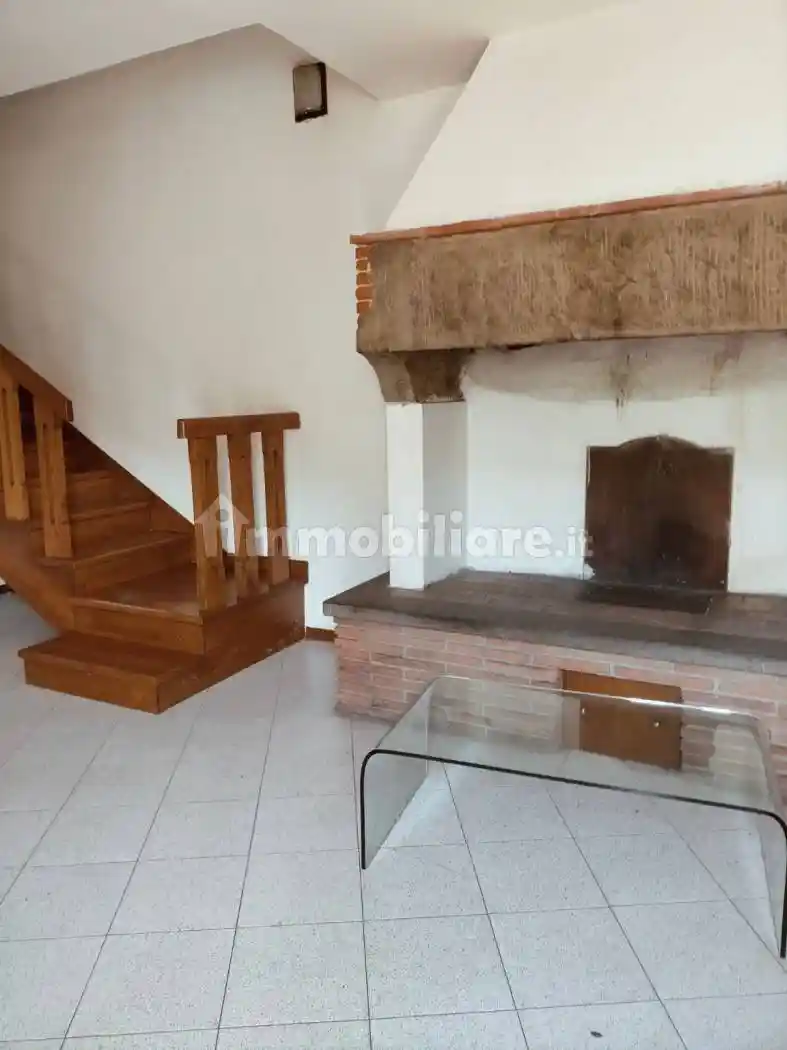 Casa indipendente in vendita a Arezzo