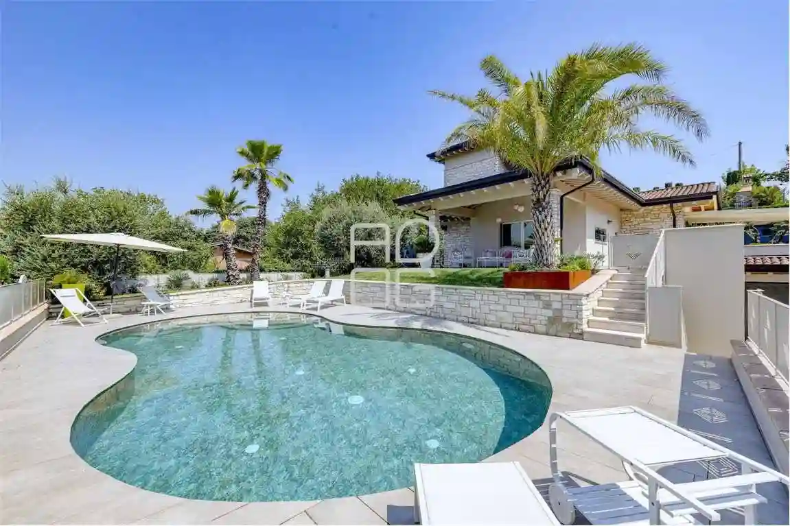Villa - foto 2
