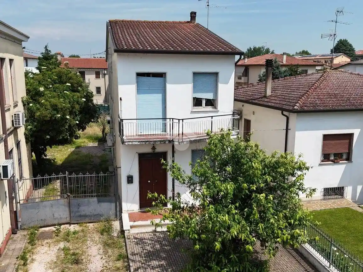 Casa indipendente in vendita a Ronco all'Adige