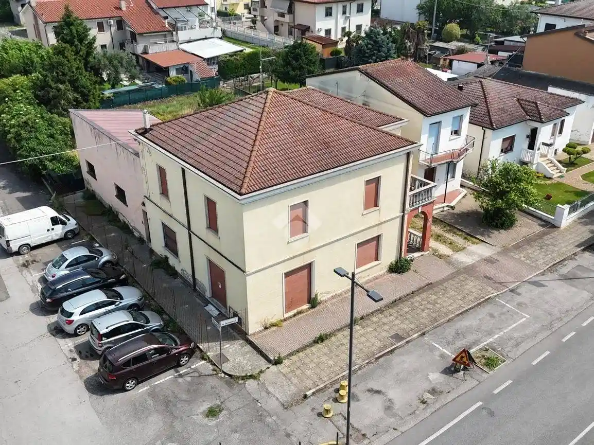 Villa in vendita a Ronco all'Adige