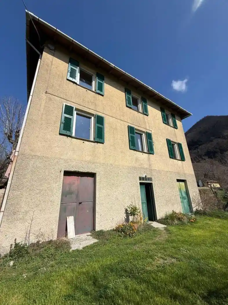 Villa in vendita a Serra Riccò