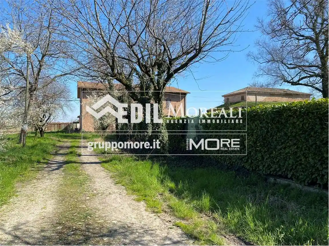 Rustico - Casale in vendita a Modena