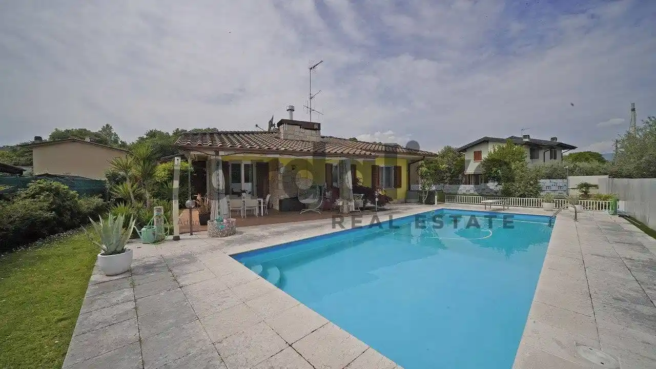 Casa indipendente in vendita a Puegnago sul Garda