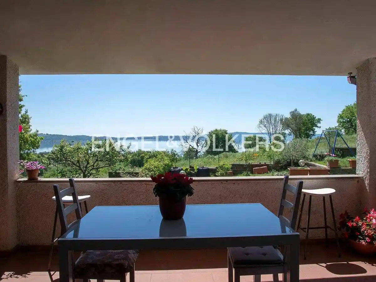 Villa in vendita a Trevignano Romano