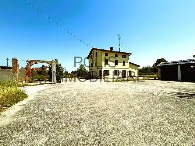 Rustico - Casale in vendita a Carpi