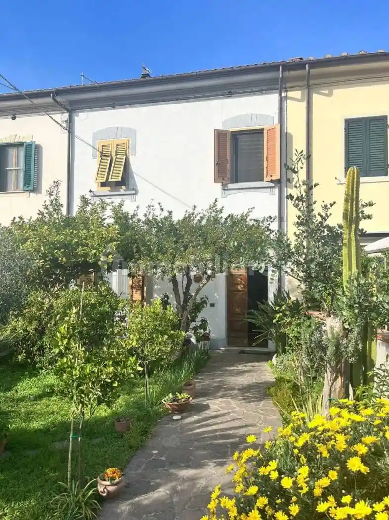 Casa indipendente in vendita a Cascina