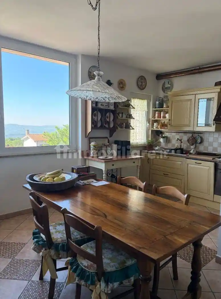Casa indipendente in vendita a Ronciglione