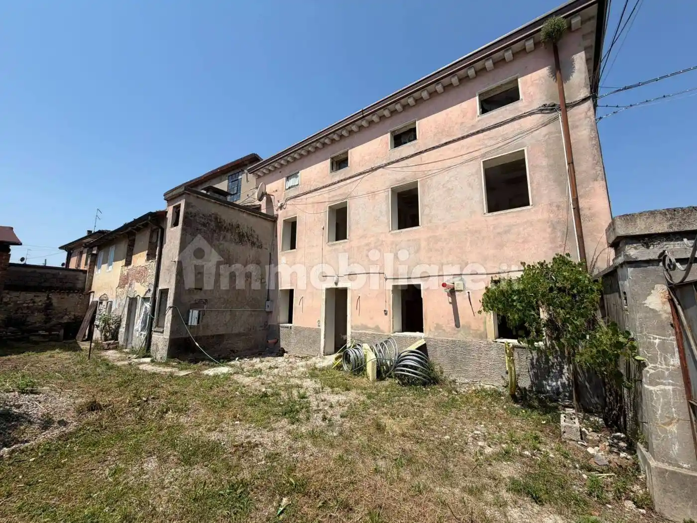 Casa indipendente in vendita a Montecchio Maggiore