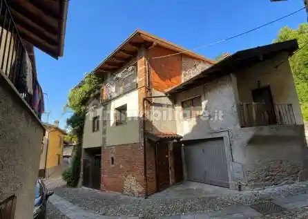 Casa indipendente in vendita a Masciago Primo