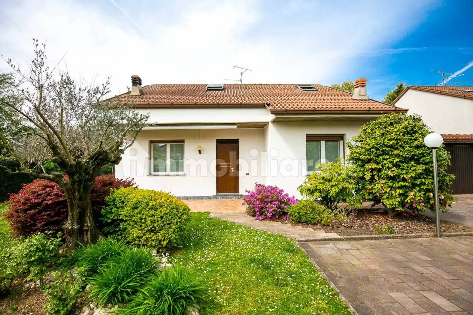 Villa in vendita a Lazzate