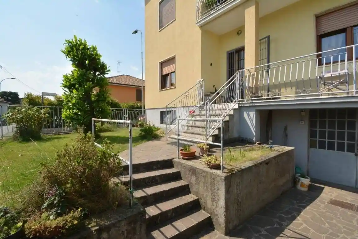 Villa in vendita a Brembate