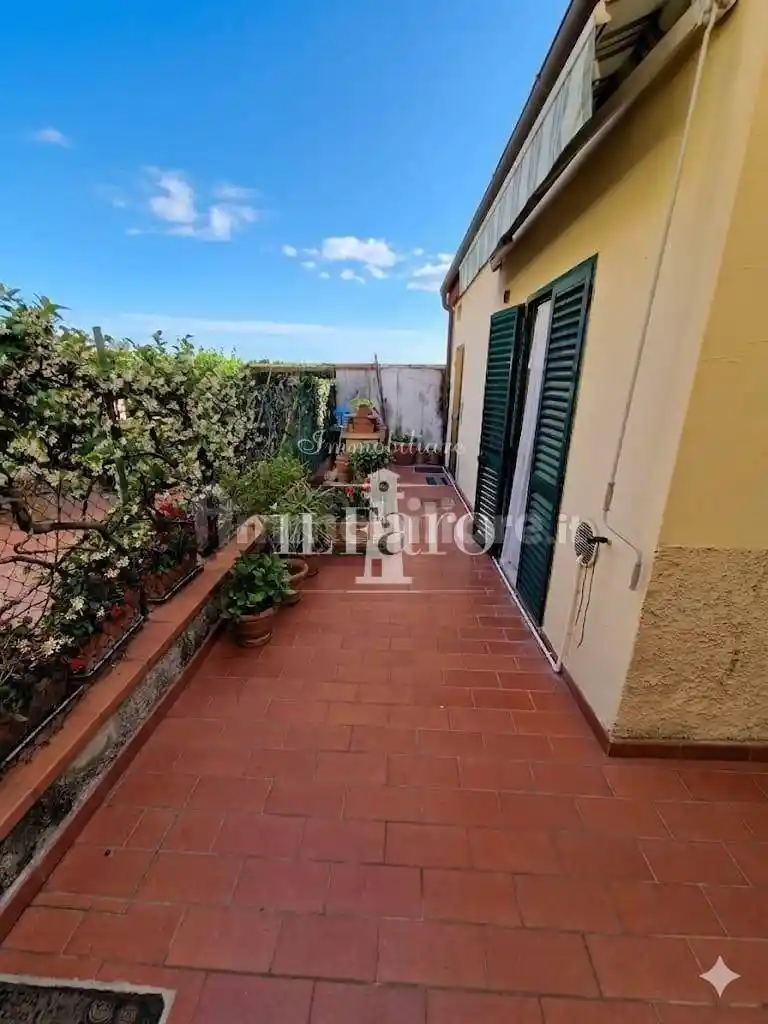 Casa indipendente in vendita a Campi Bisenzio
