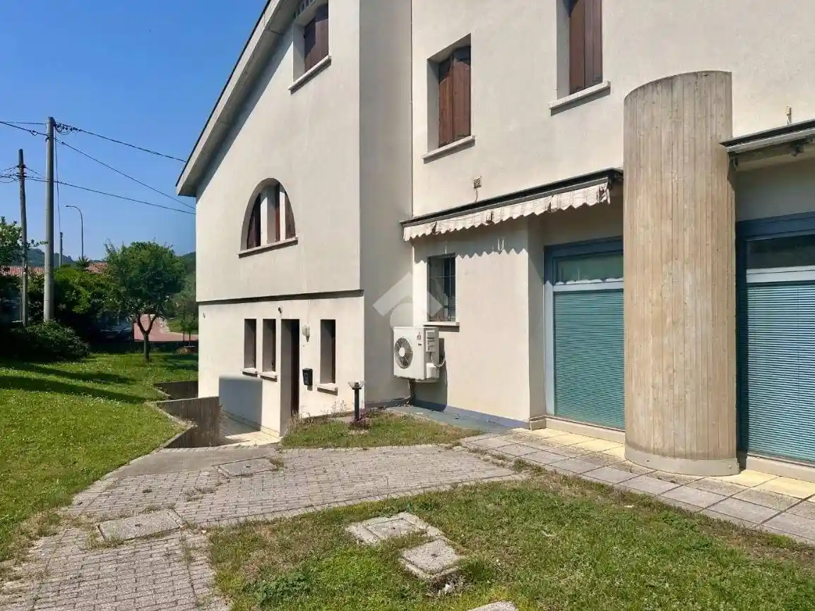Appartamento in vendita a Pove del Grappa