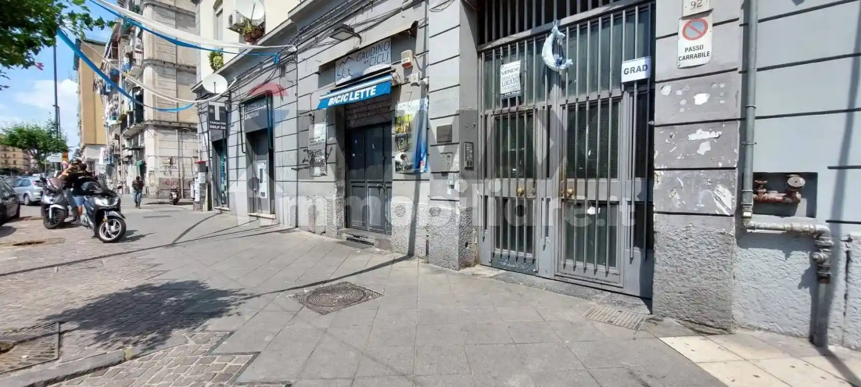 Appartamento in vendita a Napoli