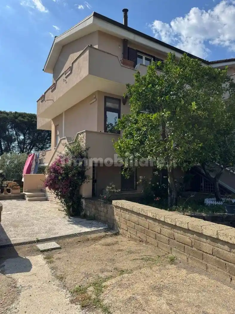 Appartamento in vendita a Anguillara Sabazia