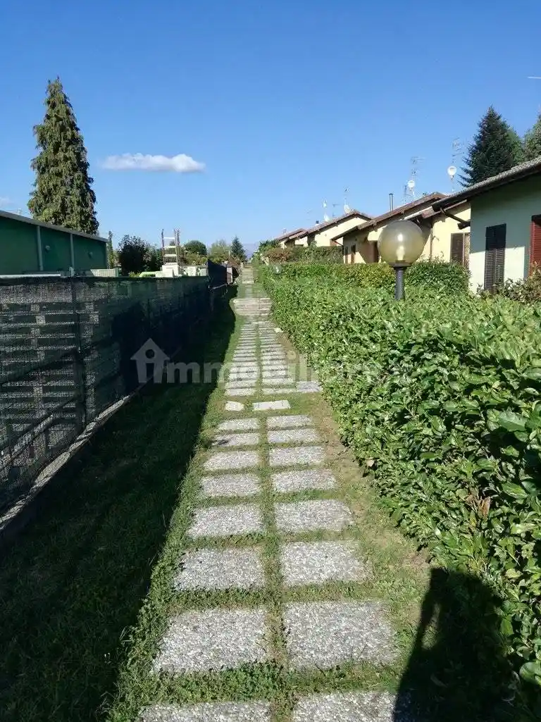 Appartamento in affitto a Marchirolo
