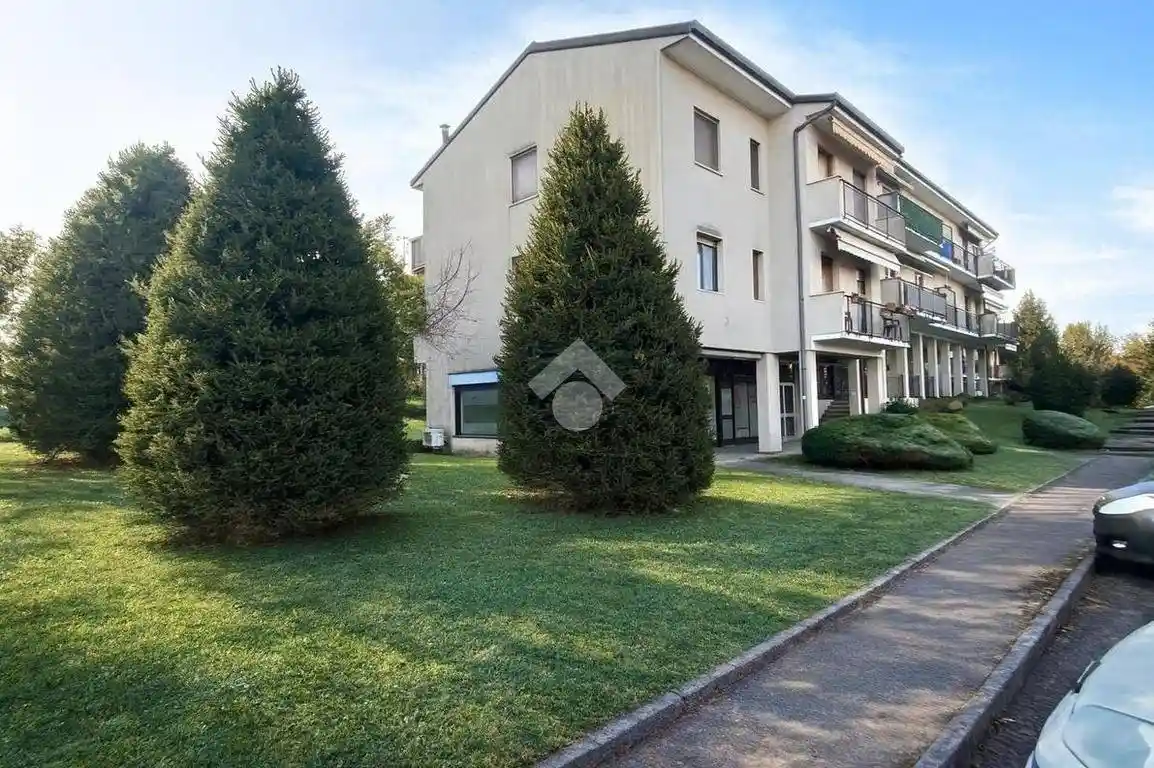 Appartamento in affitto a Alzate Brianza