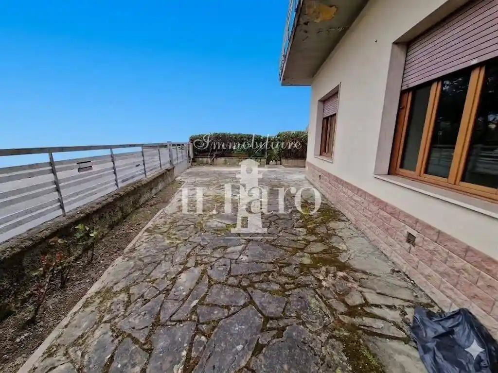 Villa in vendita a Campi Bisenzio