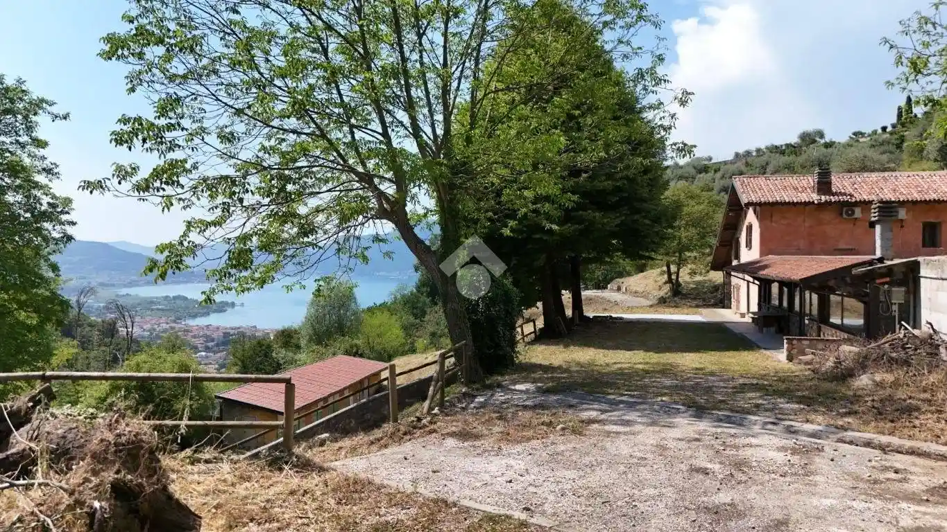 Rustico - Casale in vendita a Iseo