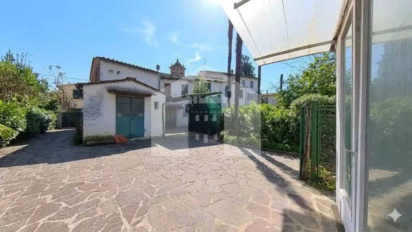 Casa indipendente in vendita a Lucca