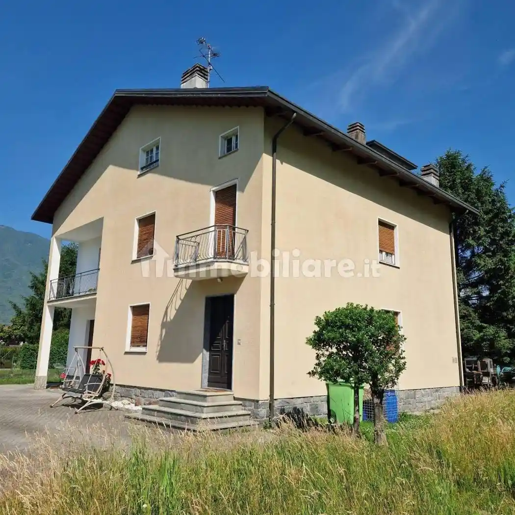 Villa in vendita a Samolaco
