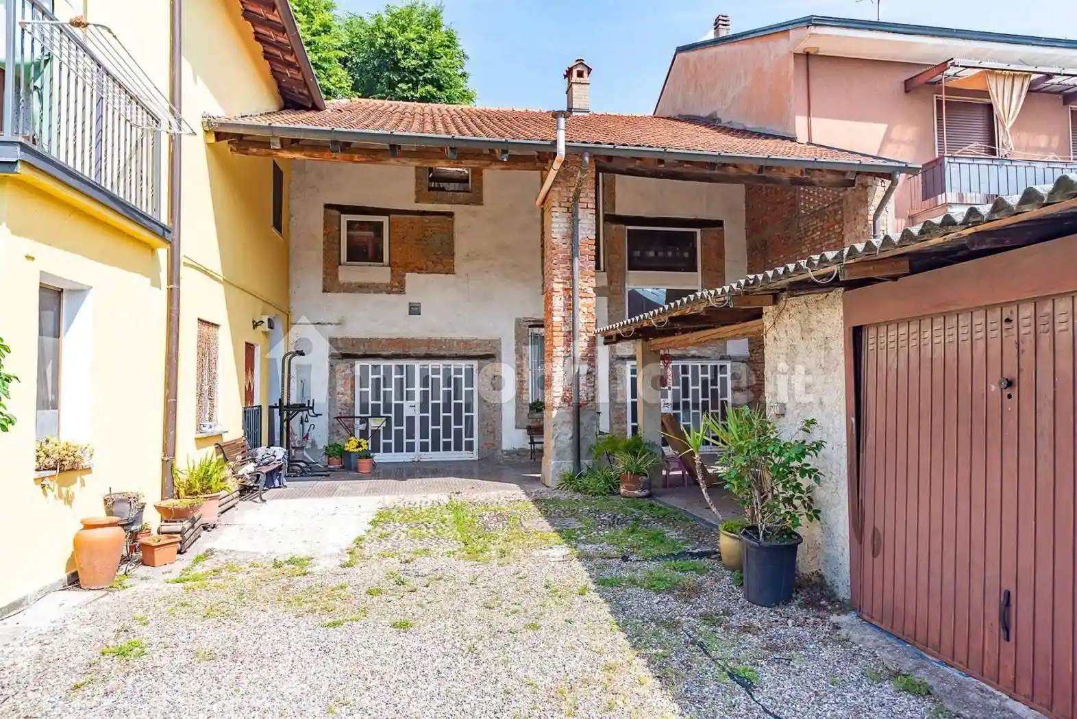 Palazzo - Edificio in vendita a Lainate