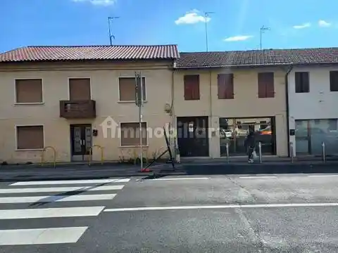 Palazzo - Edificio in vendita a Pordenone
