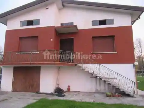 Villa in vendita a Fiume Veneto