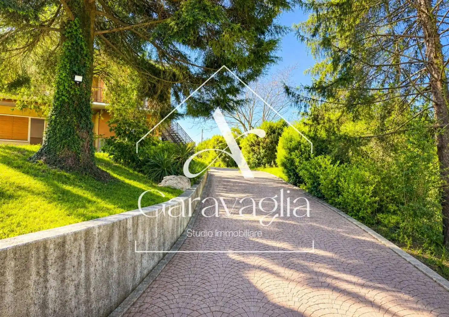 Appartamento in vendita a Daverio