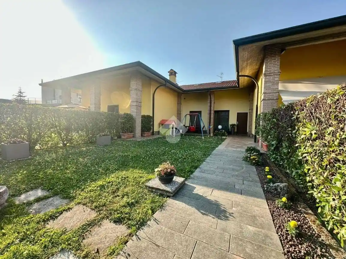 Villa in vendita a Ghisalba