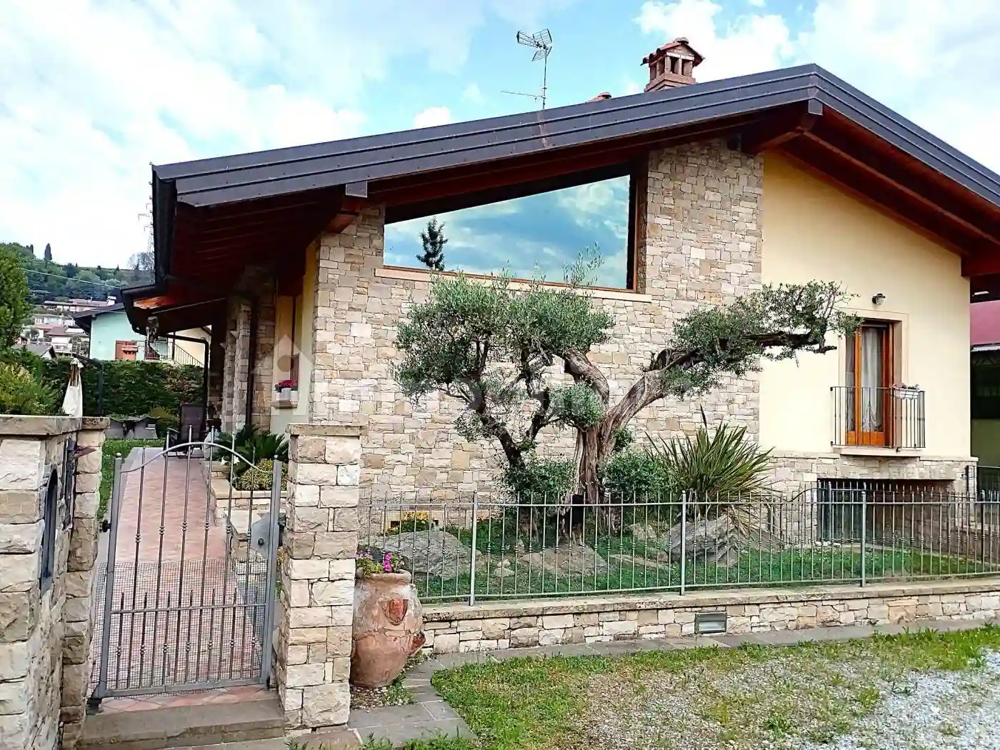 Villa - foto 2