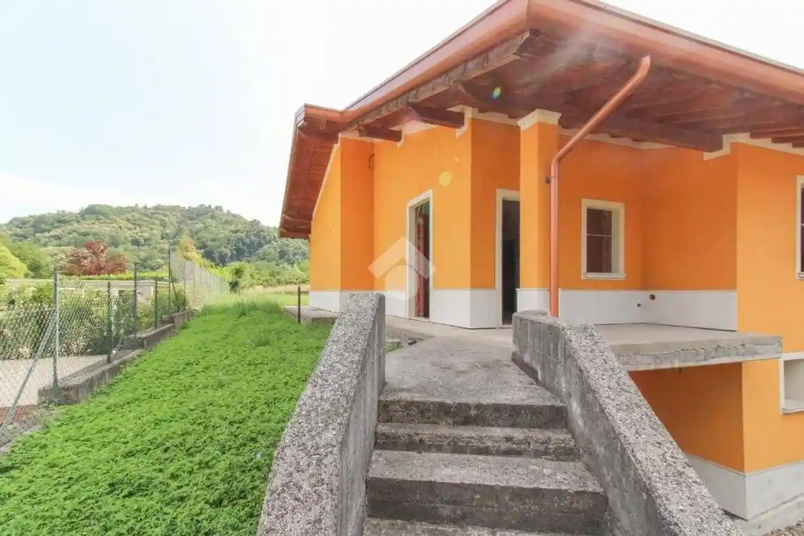 Villa in vendita a Barghe