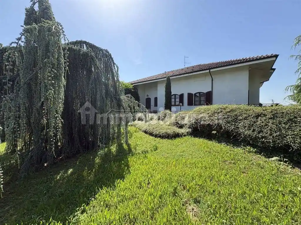 Villa in vendita a Roddi
