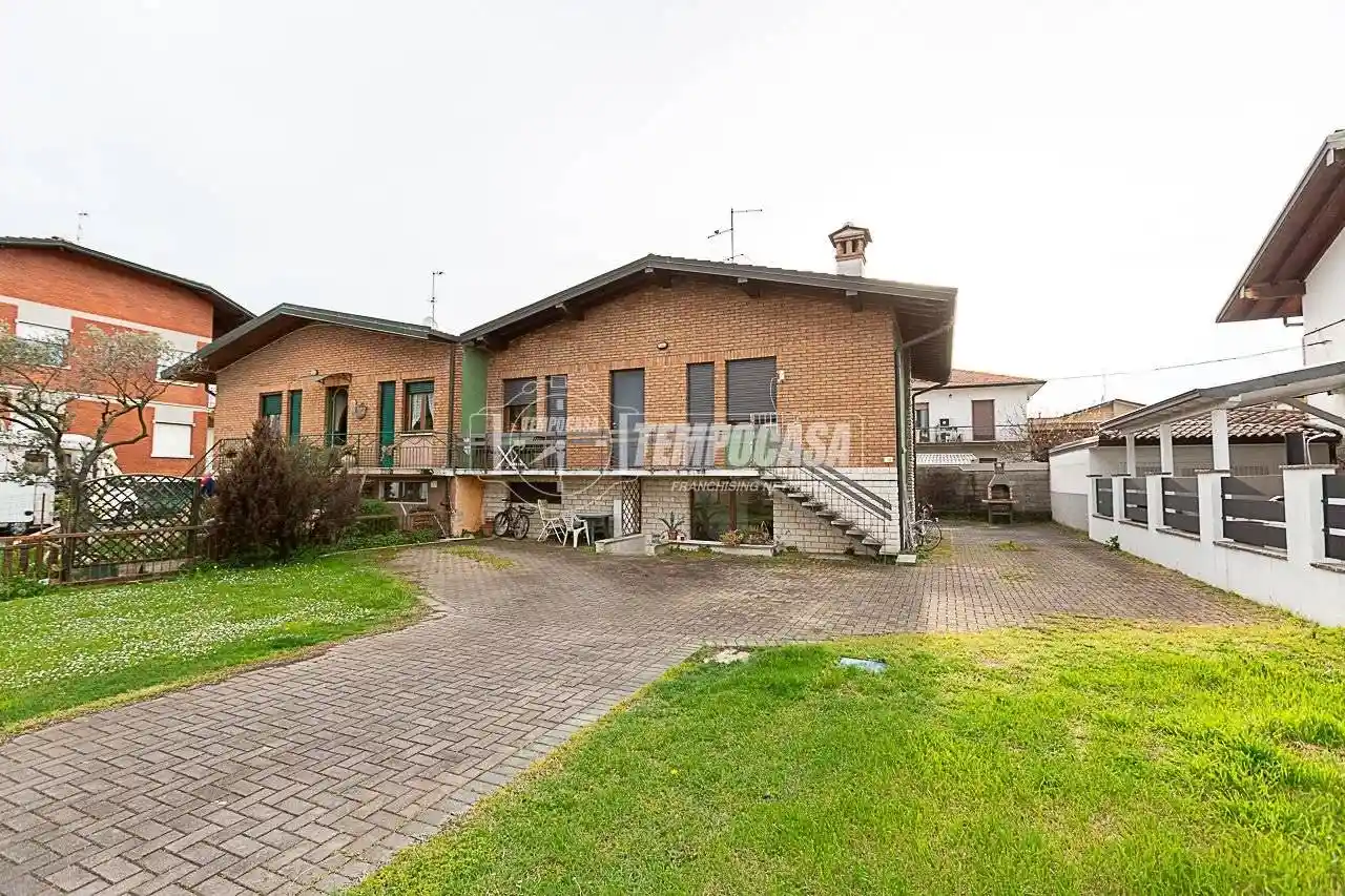 Villa in vendita a Caravaggio