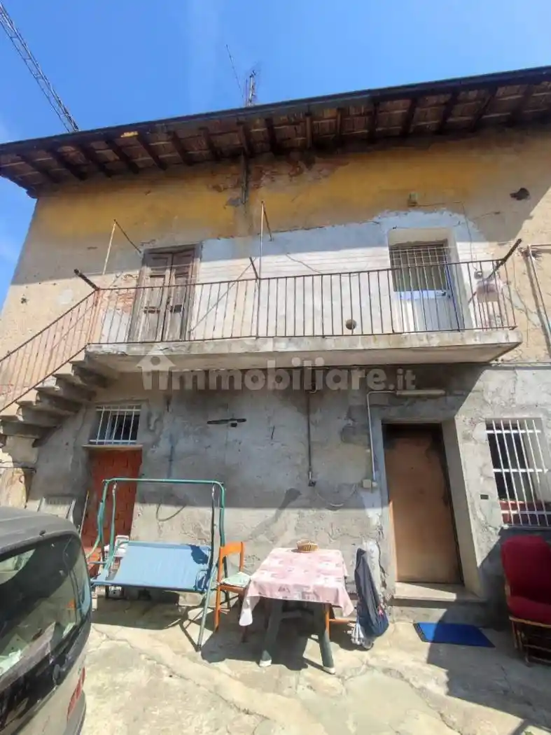 Casa indipendente in vendita a Caronno Pertusella