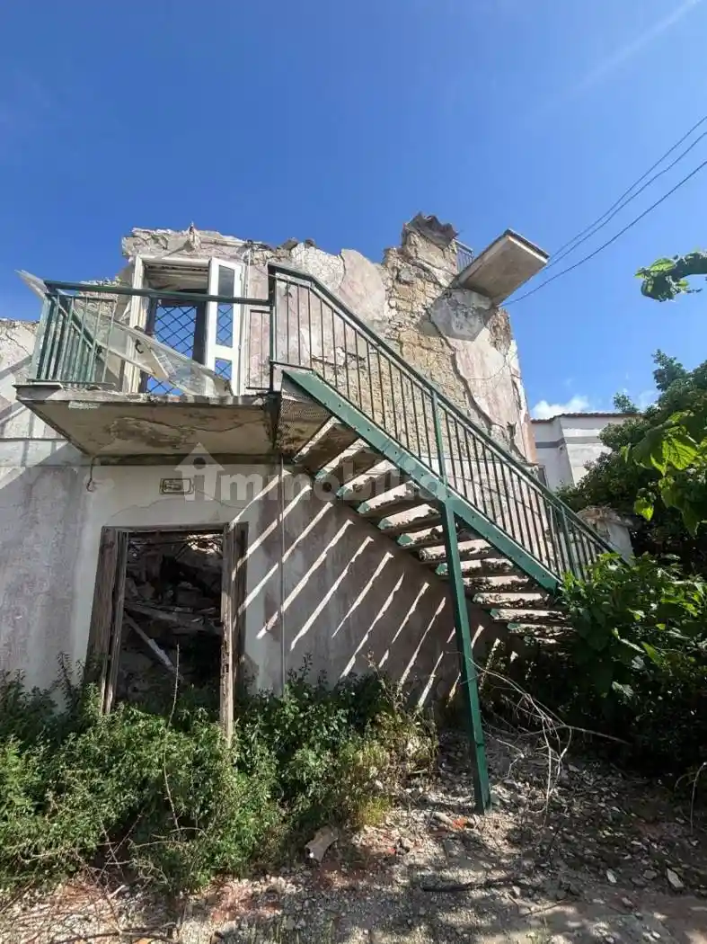 Villa in vendita a Giugliano in Campania