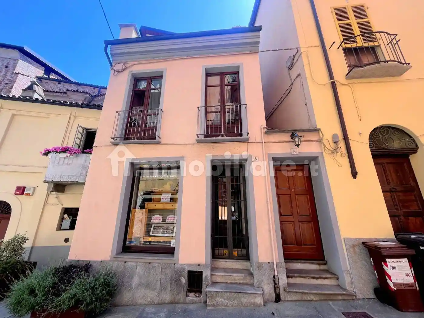 Palazzo - Edificio in vendita a Moncalieri