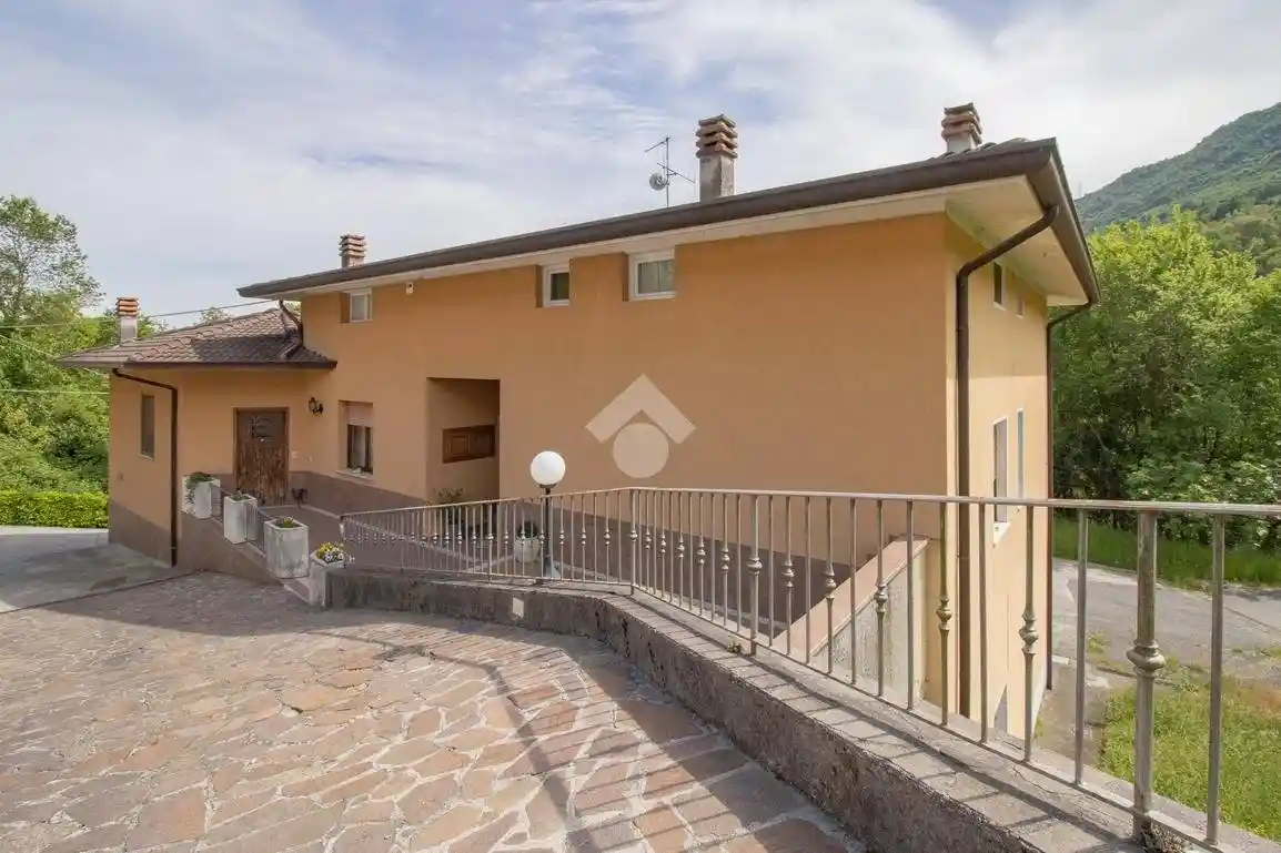 Villa in vendita a Bione