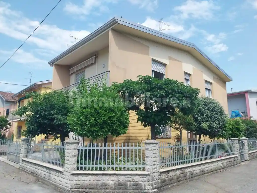 Casa indipendente in vendita a Finale Emilia