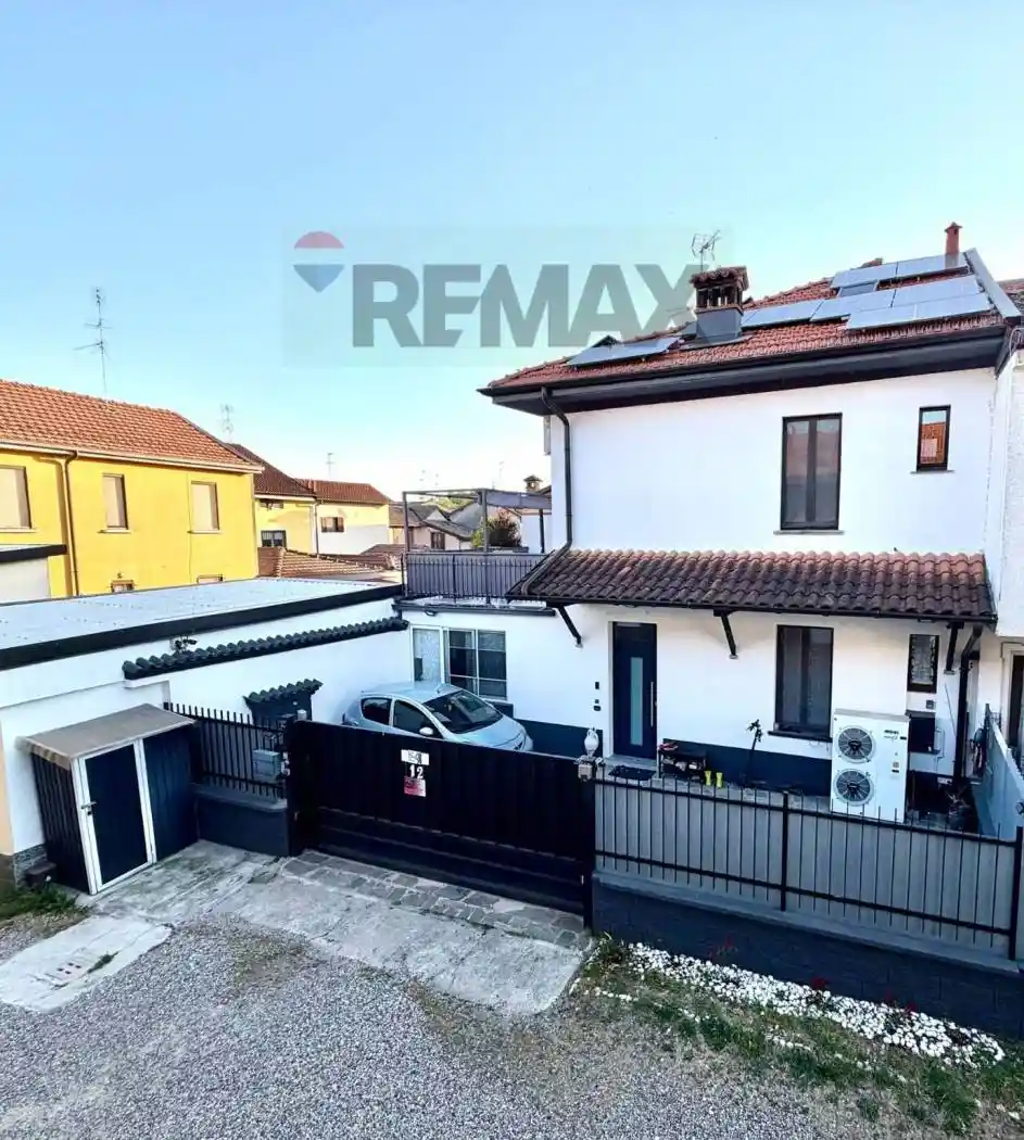 Casa indipendente in vendita a Lacchiarella