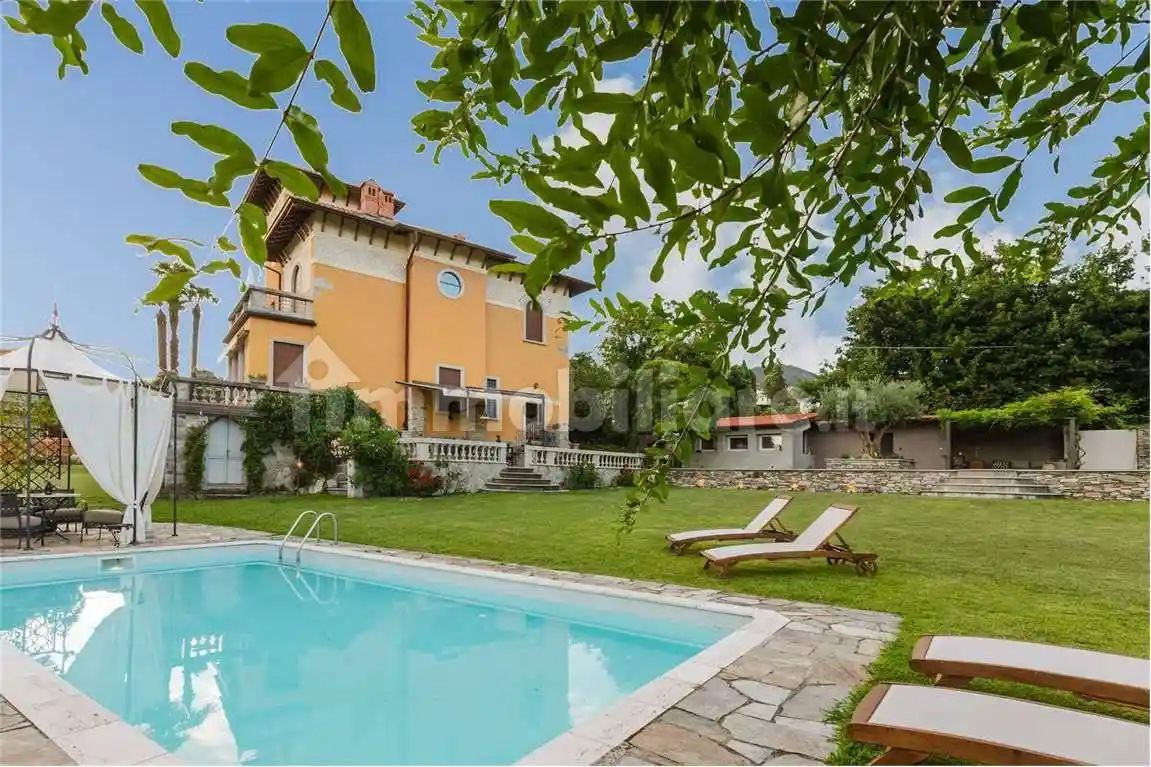 Villa in vendita a Verbania