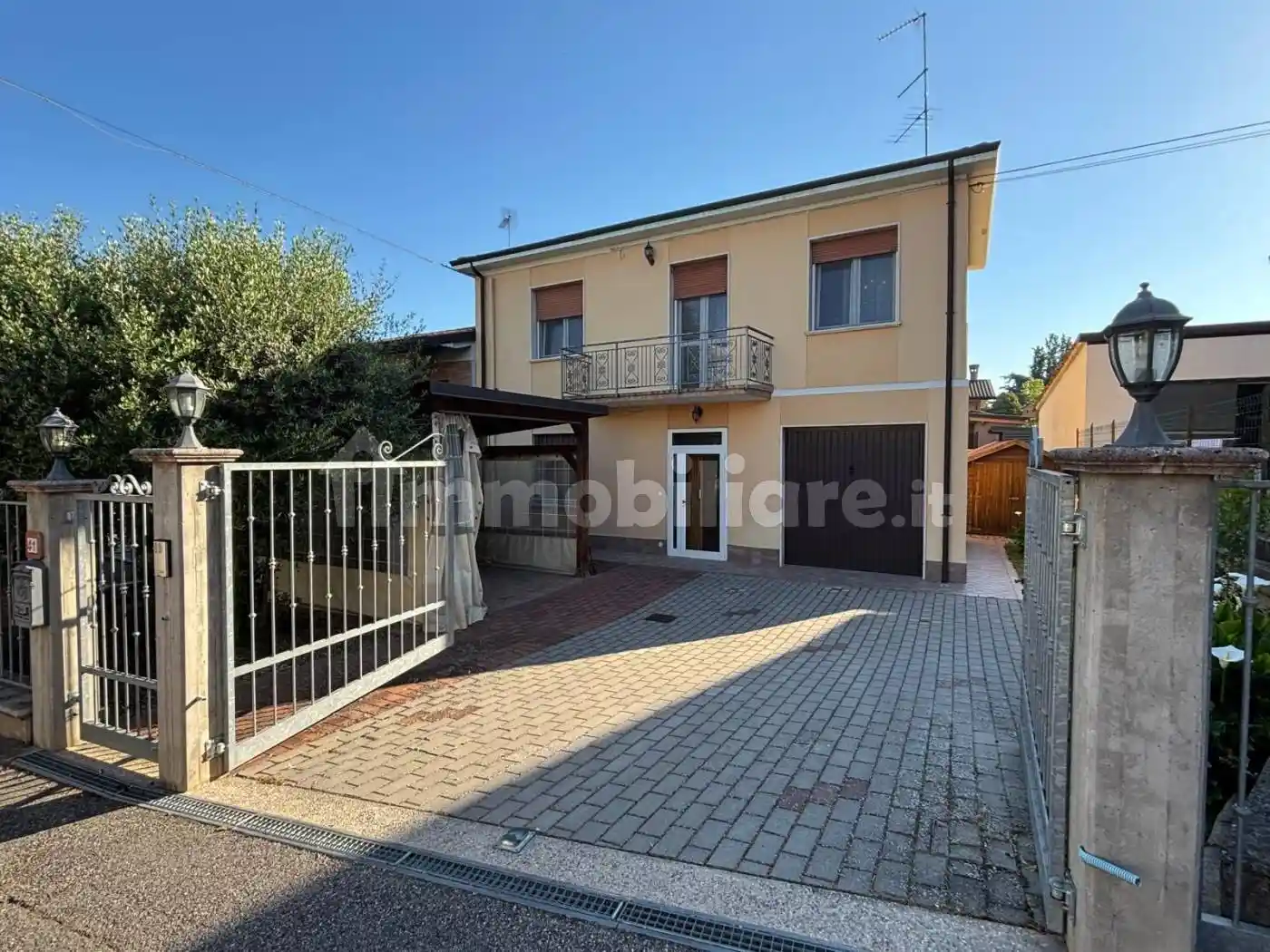 Villa in vendita a Terre del Reno