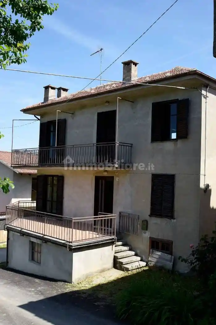 Casa indipendente in vendita a Serravalle Langhe