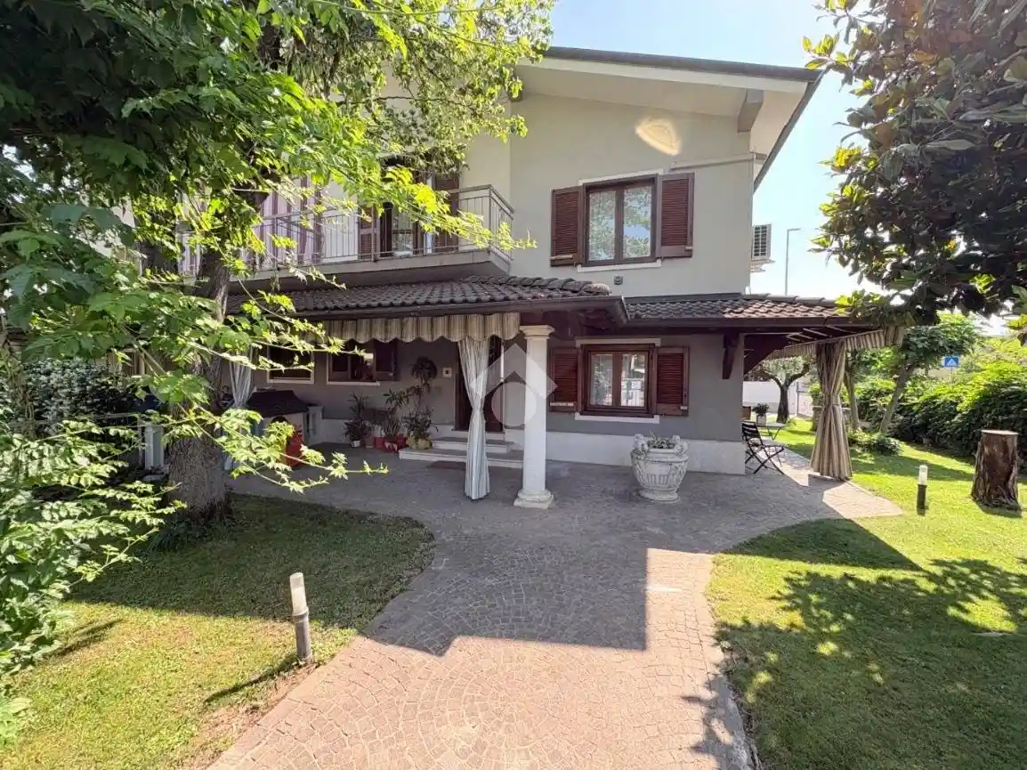 Villa in vendita a Quinzano d'Oglio