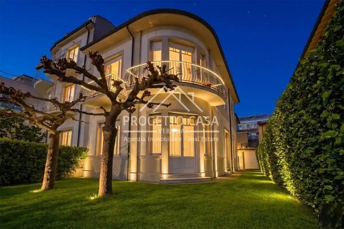 Villa in vendita a Camaiore