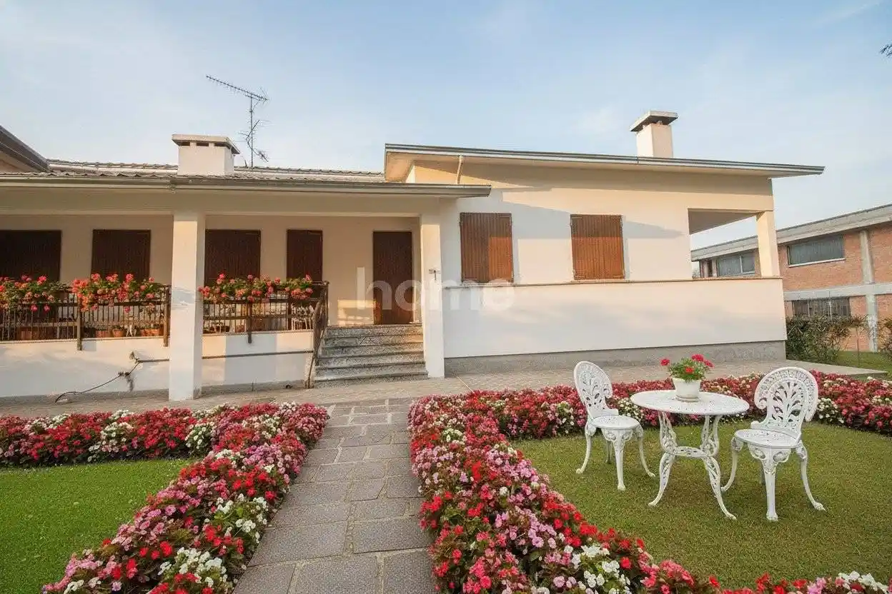Villa in vendita a Albinea