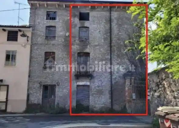 Casa indipendente in vendita a San Vito di Leguzzano