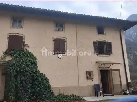 Villa in vendita a Cavazzo Carnico