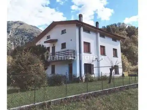 Villa in vendita a Lusevera
