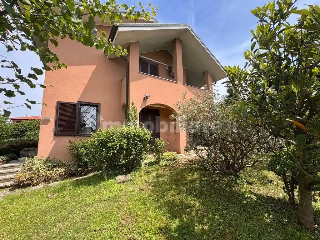 Villa in vendita a Albairate